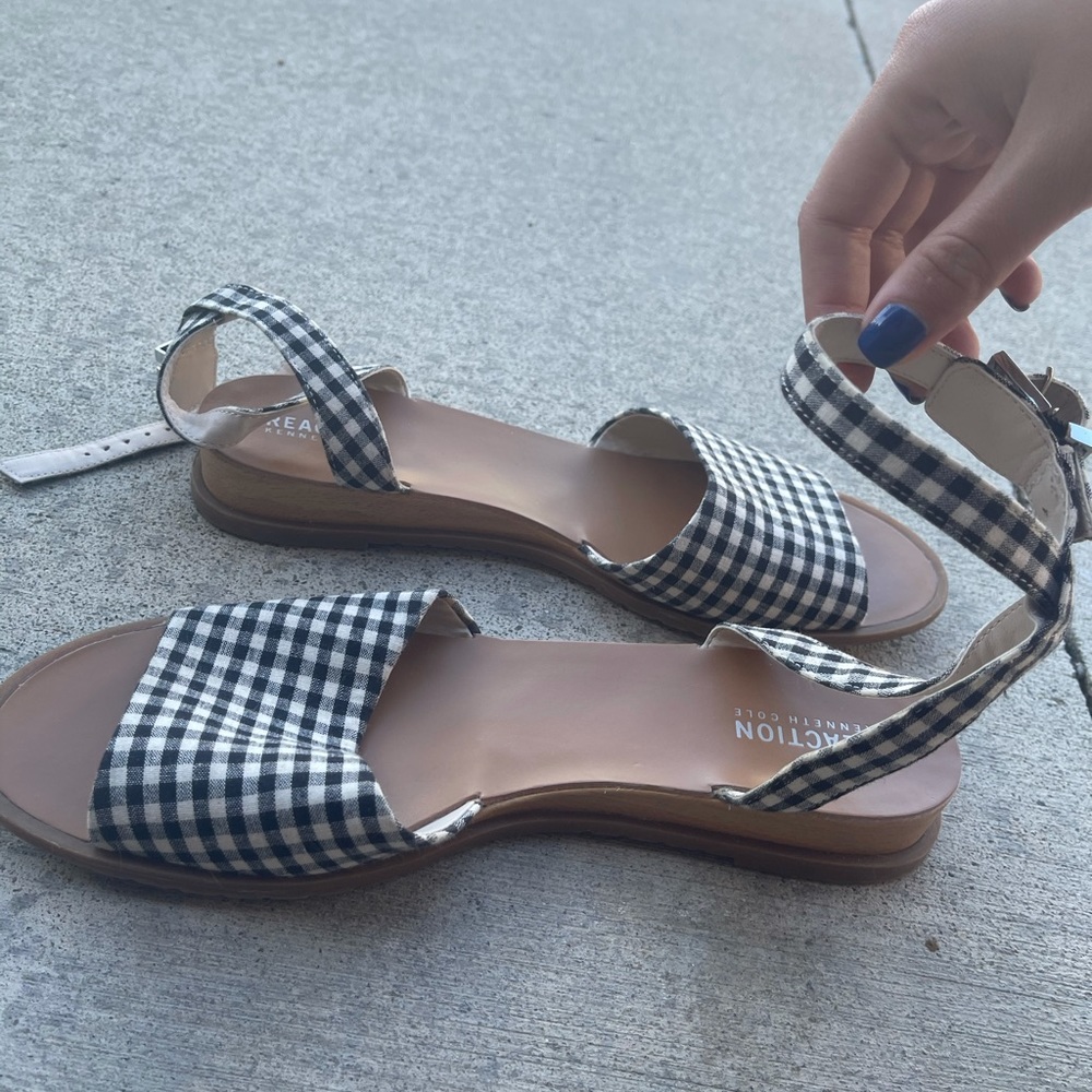 KENNETH COLE Checkered Sandals